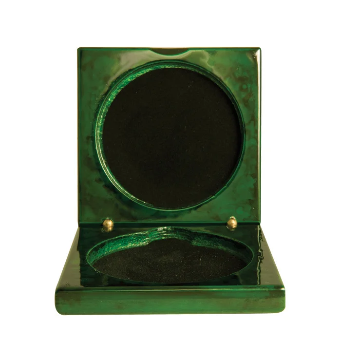 1404-3gn-green Green medal case with res / ilient construction